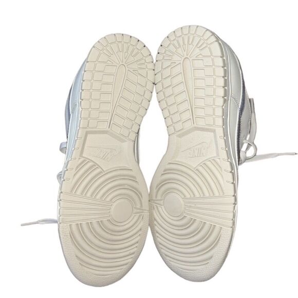Nike Dunk Low Top White Women's Sneakers(Size 7.5) - Picture 4 of 8